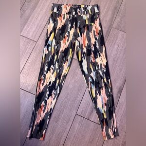 Multi color yoga gym leggings - size Small